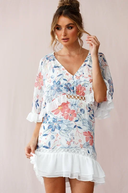 caspar-batwing-floral-dress-white