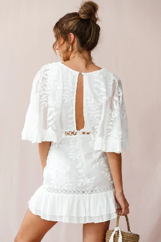 caspar-leafy-embroidered-dress-white-short