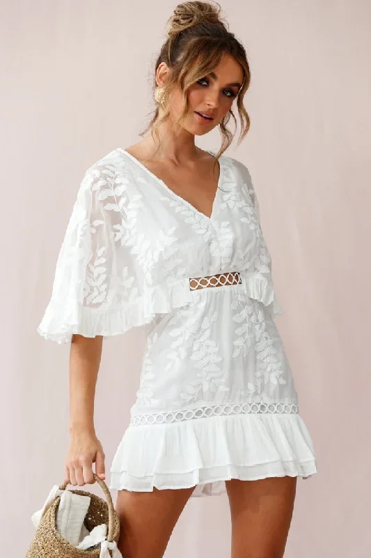 caspar-leafy-embroidered-dress-white-short