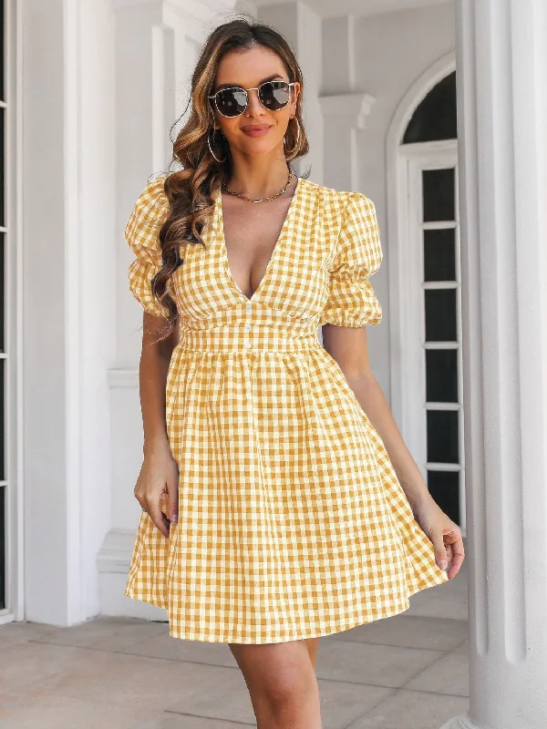 decorative-button-plaid-short-sleeve-dress