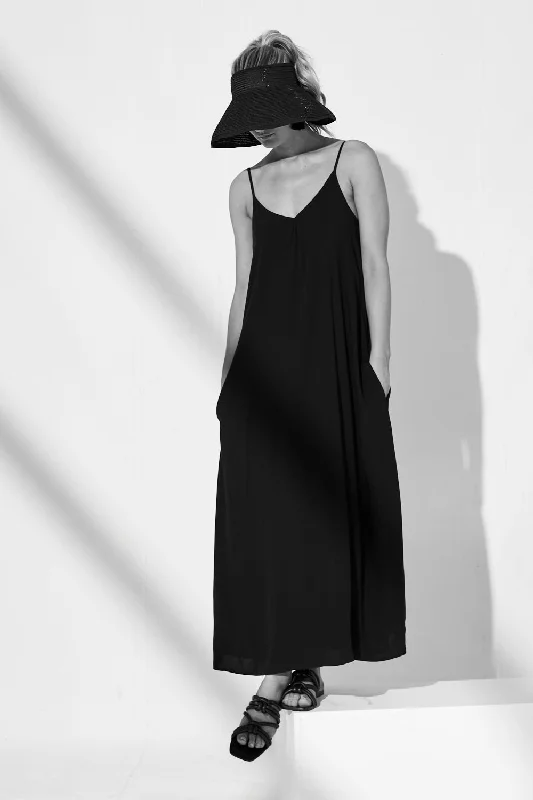 No Scrubs Maxi Dress In Black