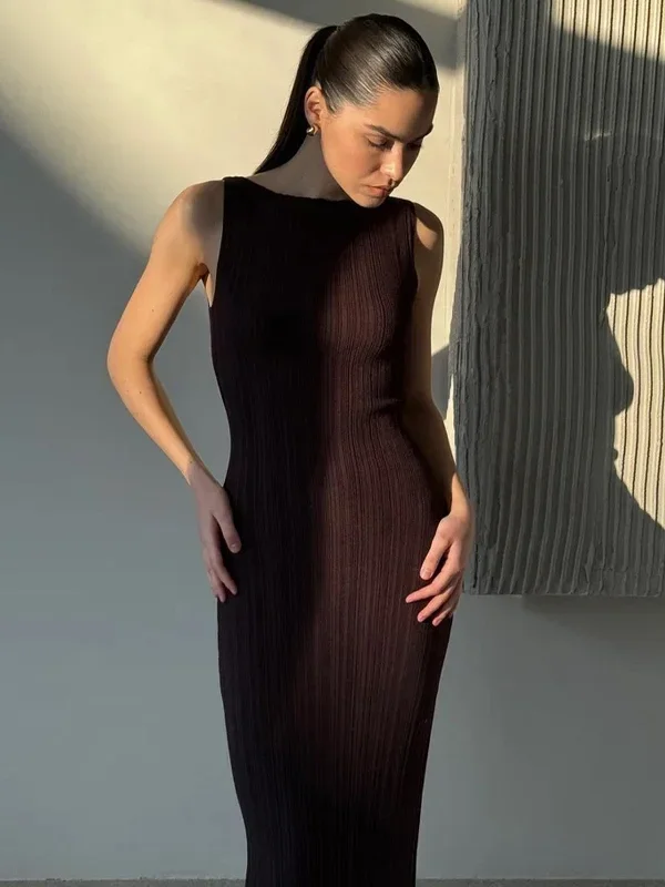 ribbed-sleeveless-knit-long-dress