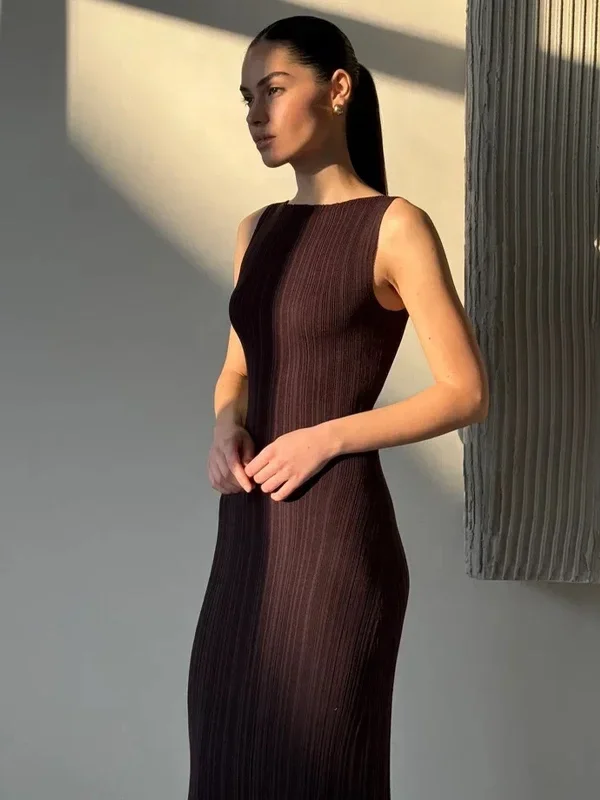 ribbed-sleeveless-knit-long-dress