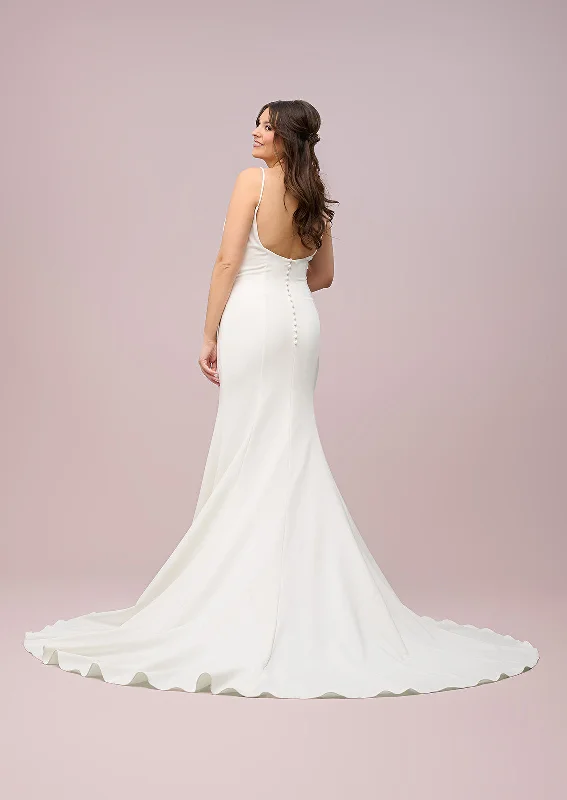 selby-rae-diamond-addison-wedding-dress