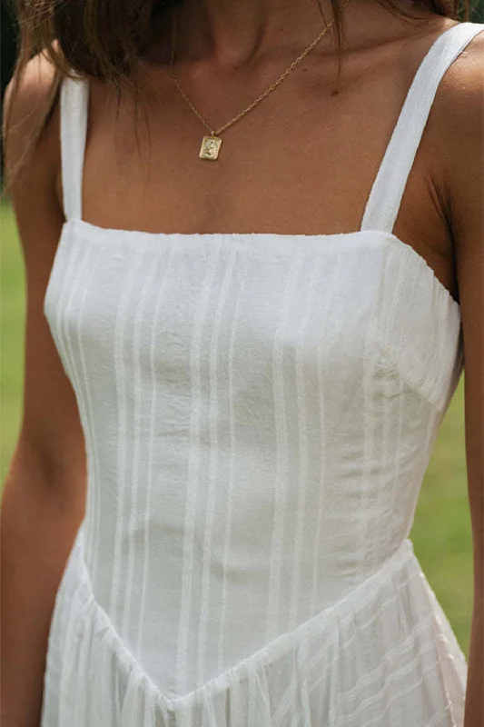 square-neck-wide-strap-cami-dress